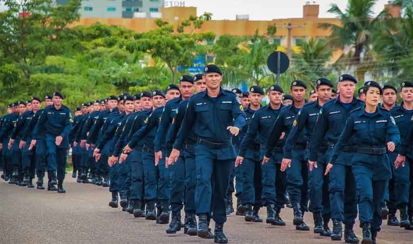 Policiais militares de Rondônia durante atividade de segurança pública; levantamento aponta que 505 agentes estão cedidos a outros órgãos.